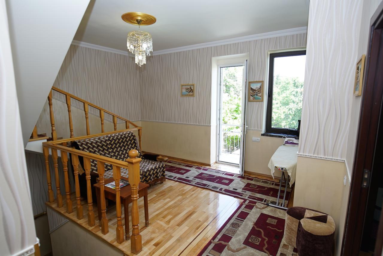 Nice House In The Heart Of The City Yerevan Exterior photo